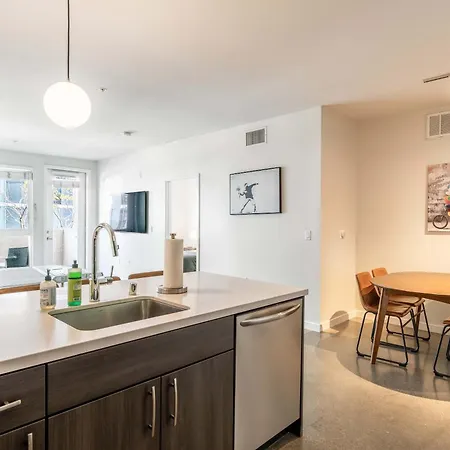 New 2Br Mid Century Apartment An